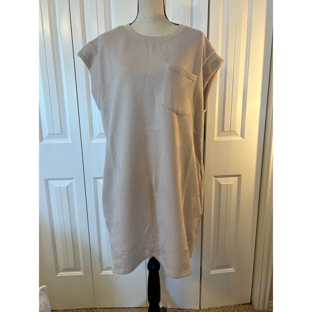 Entro Womens Light Taupe Quilted Geometric Shift Dress D22390P Size 1X NWT